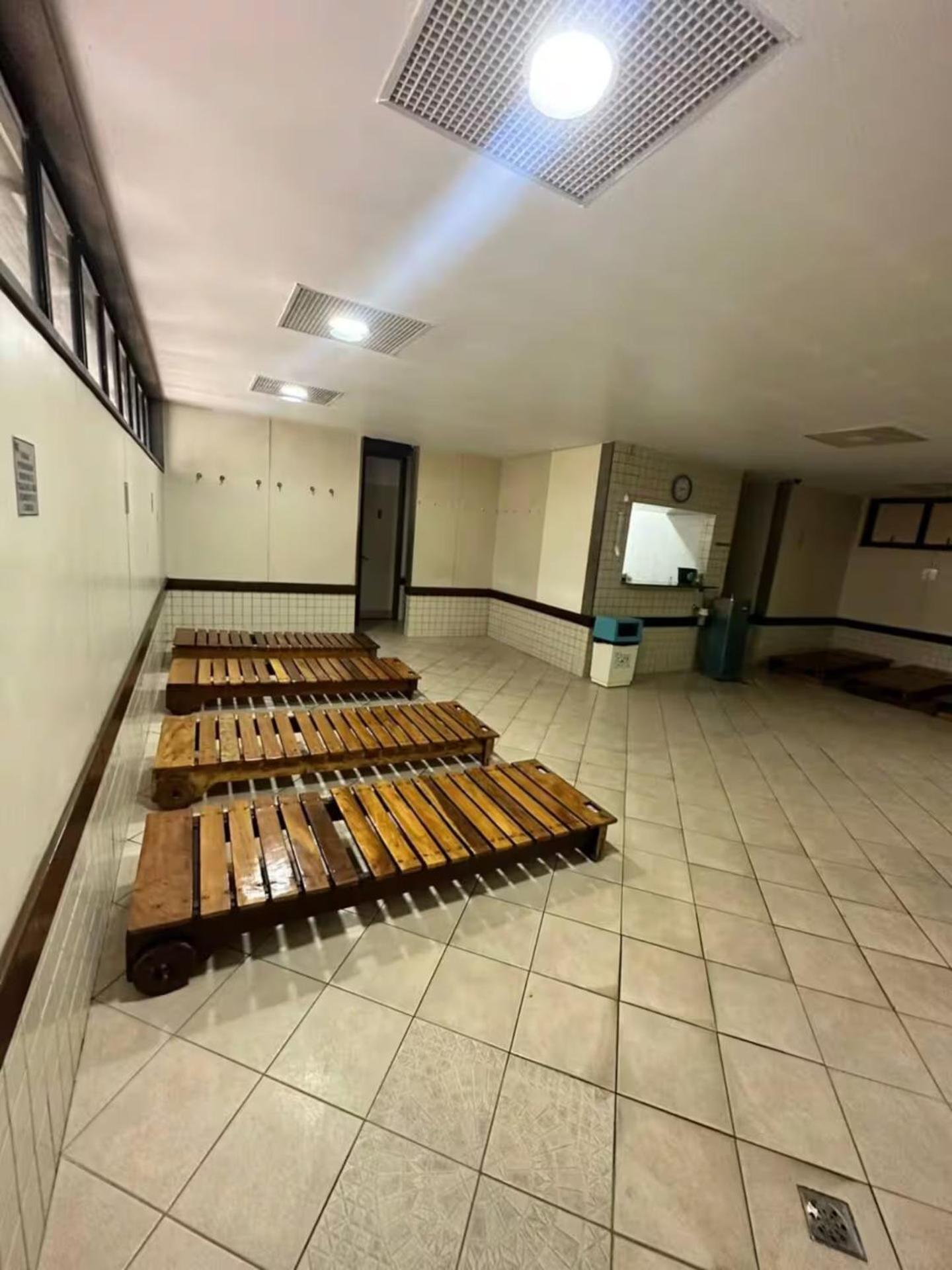 - 3 Quartos - 1127